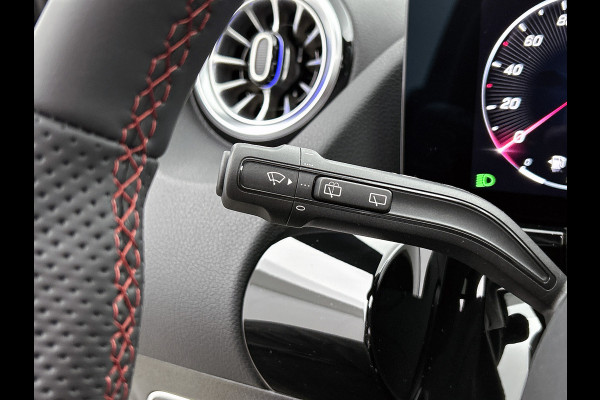 Mercedes-Benz B-Klasse 180 Business Solution AMG | Nightpakket | Trekhaak | Panoramaschuifdak  | Stoelverwarming voor | Multibeam LED | Smartphone integratie | EASY PACK achterklep | Keyless-Go comfortpakket |