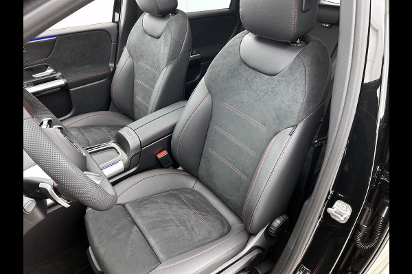 Mercedes-Benz B-Klasse 180 Business Solution AMG | Nightpakket | Trekhaak | Panoramaschuifdak  | Stoelverwarming voor | Multibeam LED | Smartphone integratie | EASY PACK achterklep | Keyless-Go comfortpakket |