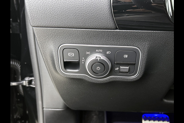 Mercedes-Benz B-Klasse 180 Business Solution AMG | Nightpakket | Trekhaak | Panoramaschuifdak  | Stoelverwarming voor | Multibeam LED | Smartphone integratie | EASY PACK achterklep | Keyless-Go comfortpakket |