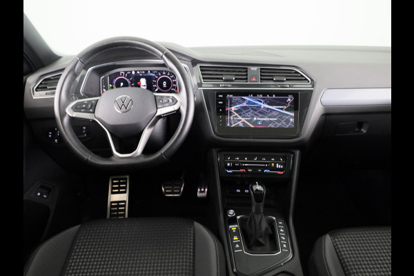 Volkswagen Tiguan 1.4 TSI eHybrid Life/Active 245 pk Automaat (DSG) | Navigatie | Panoramadak | Parkeersensoren (Park assist) | Rondomzicht camera | Stoelverwarming v/a |