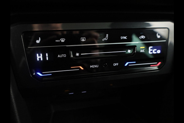 Volkswagen Tiguan 1.4 TSI eHybrid Life/Active 245 pk Automaat (DSG) | Navigatie | Panoramadak | Parkeersensoren (Park assist) | Rondomzicht camera | Stoelverwarming v/a |