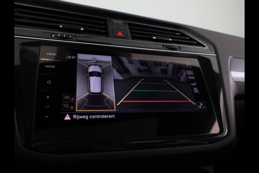Volkswagen Tiguan 1.4 TSI eHybrid Life/Active 245 pk Automaat (DSG) | Navigatie | Panoramadak | Parkeersensoren (Park assist) | Rondomzicht camera | Stoelverwarming v/a |