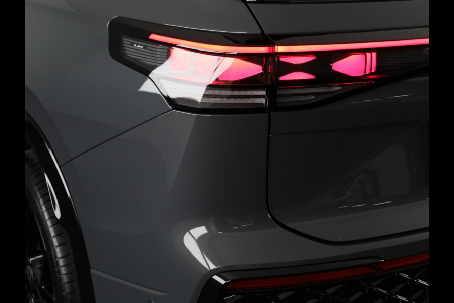 Volkswagen Tayron 1.5 eHybrid R-Line Edition 272 PK PHEV | Panorama dak | Black Style | 20"LM velgen | Stoel- en stuurverwarming | 360 graden camera |