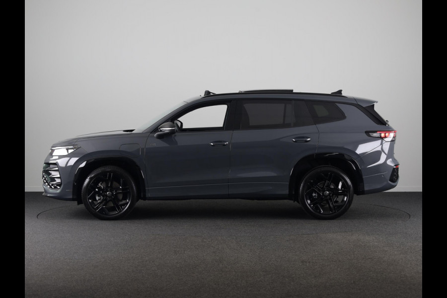 Volkswagen Tayron 1.5 eHybrid R-Line Edition 272 PK PHEV | Panorama dak | Black Style | 20"LM velgen | Stoel- en stuurverwarming | 360 graden camera |