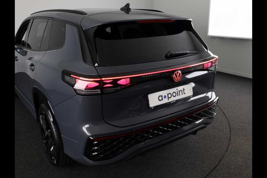 Volkswagen Tayron 1.5 eHybrid R-Line Edition 272 PK PHEV | Panorama dak | Black Style | 20"LM velgen | Stoel- en stuurverwarming | 360 graden camera |
