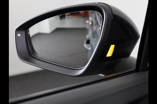 Volkswagen Tayron 1.5 eHybrid R-Line Edition 272 PK PHEV | Panorama dak | Black Style | 20"LM velgen | Stoel- en stuurverwarming | 360 graden camera |