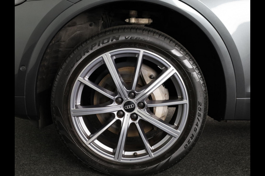 Audi Q5 Sportback 50 TFSI e S edition 299 pk S-tronic | Navigatie | Panoramadak | Trekhaak (wegklapbaar) | Parkeersensoren (Park assist) | Rondomzicht camera | Stoelverwarming v/a | S-Line |