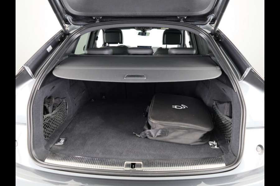 Audi Q5 Sportback 50 TFSI e S edition 299 pk S-tronic | Navigatie | Panoramadak | Trekhaak (wegklapbaar) | Parkeersensoren (Park assist) | Rondomzicht camera | Stoelverwarming v/a | S-Line |
