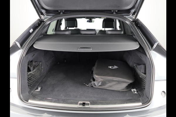 Audi Q5 Sportback 50 TFSI e S edition 299 pk S-tronic | Navigatie | Panoramadak | Trekhaak (wegklapbaar) | Parkeersensoren (Park assist) | Rondomzicht camera | Stoelverwarming v/a | S-Line |