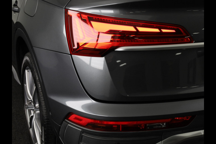 Audi Q5 Sportback 50 TFSI e S edition 299 pk S-tronic | Navigatie | Panoramadak | Trekhaak (wegklapbaar) | Parkeersensoren (Park assist) | Rondomzicht camera | Stoelverwarming v/a | S-Line |