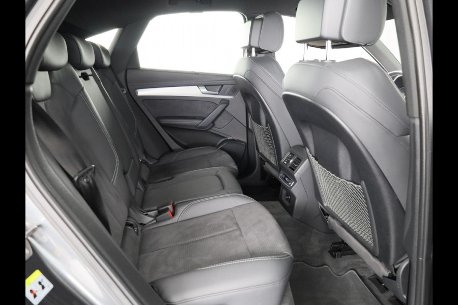 Audi Q5 Sportback 50 TFSI e S edition 299 pk S-tronic | Navigatie | Panoramadak | Trekhaak (wegklapbaar) | Parkeersensoren (Park assist) | Rondomzicht camera | Stoelverwarming v/a | S-Line |