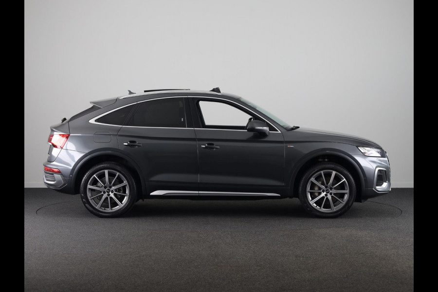 Audi Q5 Sportback 50 TFSI e S edition 299 pk S-tronic | Navigatie | Panoramadak | Trekhaak (wegklapbaar) | Parkeersensoren (Park assist) | Rondomzicht camera | Stoelverwarming v/a | S-Line |