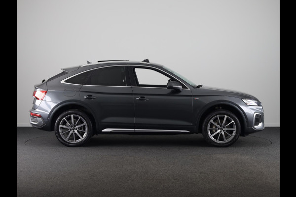 Audi Q5 Sportback 50 TFSI e S edition 299 pk S-tronic | Navigatie | Panoramadak | Trekhaak (wegklapbaar) | Parkeersensoren (Park assist) | Rondomzicht camera | Stoelverwarming v/a | S-Line |