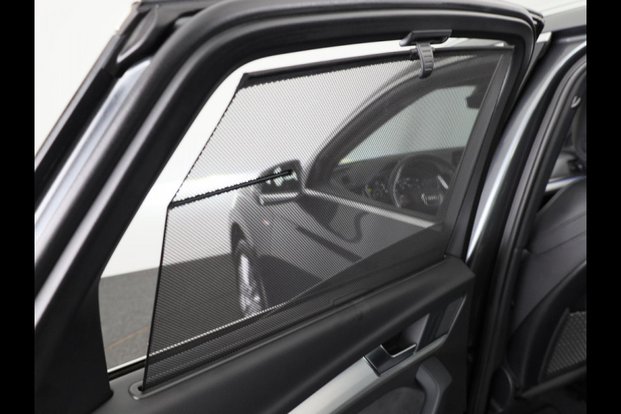 Audi Q5 Sportback 50 TFSI e S edition 299 pk S-tronic | Navigatie | Panoramadak | Trekhaak (wegklapbaar) | Parkeersensoren (Park assist) | Rondomzicht camera | Stoelverwarming v/a | S-Line |