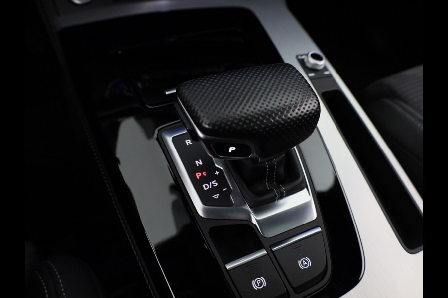 Audi Q5 Sportback 50 TFSI e S edition 299 pk S-tronic | Navigatie | Panoramadak | Trekhaak (wegklapbaar) | Parkeersensoren (Park assist) | Rondomzicht camera | Stoelverwarming v/a | S-Line |