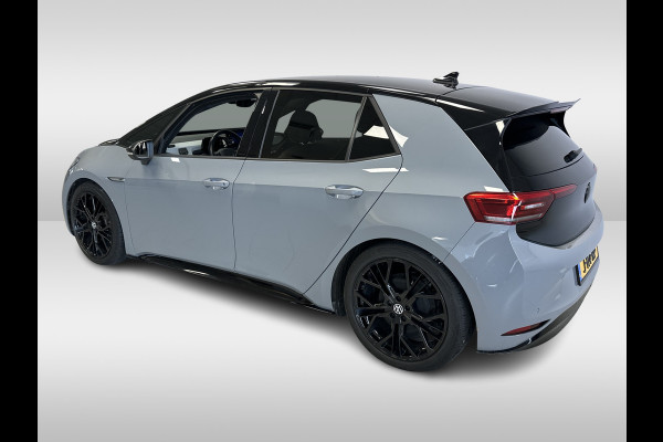 Volkswagen ID.3 First Plus 58 kWh / Camera / Keyless / Matrix LED / Interieurvoorverwarming / 19'' / DAB / 19'' / Navigatie / ACC