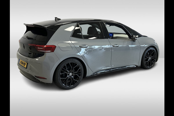 Volkswagen ID.3 First Plus 58 kWh / Camera / Keyless / Matrix LED / Interieurvoorverwarming / 19'' / DAB / 19'' / Navigatie / ACC