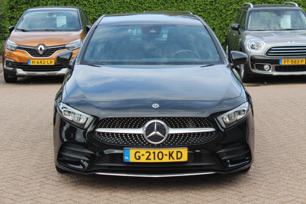 Mercedes-Benz A-Klasse 180 Business Solution AMG / Camera / Navigatie / 18'' / Dodehoek / Stoelverwarming / Cruise Control