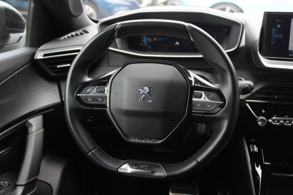 Peugeot e-2008 EV GT 50 kWh / SOH 92% / Camera / Half leder / Virtual Cockpit / 17'' / LED Koplampen / Keyless / Navigatie / Stoelverwarming / Cruise Control