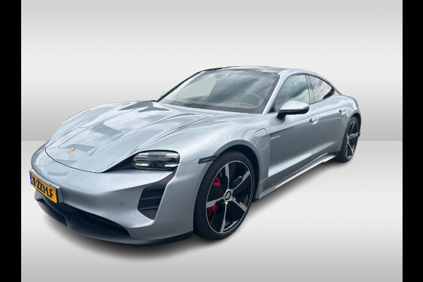 Porsche Taycan 4S Performance 84 kWh / Panoramadak / Camera / Passenger Display / PDCC / Luchtvering / 20'' / Sportdesign+Chrono / Stoelventilatie / Stoelverwarming 4x / Bose / Warmtepomp