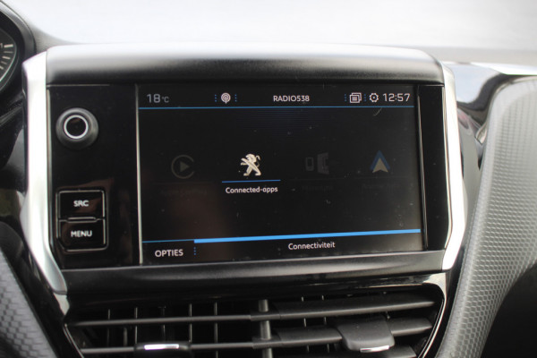 Peugeot 208 1.2 PureTech Tech Edition / Nieuwe distr.riem! / Full option! / Trekhaak / Panoramadak / Camera / Navigatie / 16'' / Getint glas / DAB  / Cruise Control / Armsteun