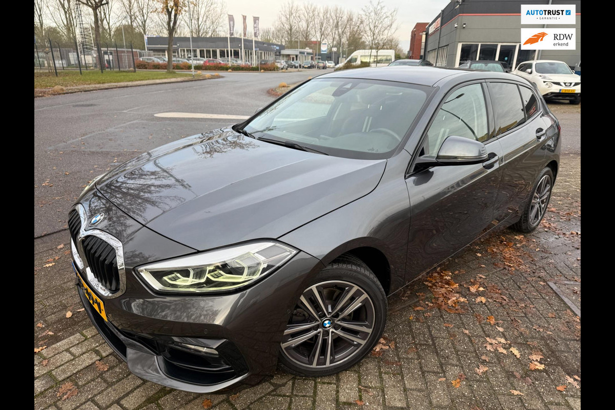 BMW 1-serie 118i 2020 High Executive Edition SPORT LEDER LED NAV CARPLAY