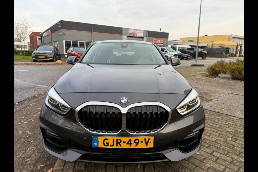 BMW 1-serie 118i 2020 High Executive Edition SPORT LEDER LED NAV CARPLAY