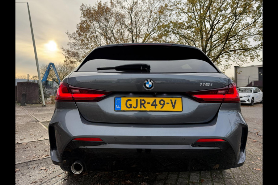BMW 1-serie 118i 2020 High Executive Edition SPORT LEDER LED NAV CARPLAY