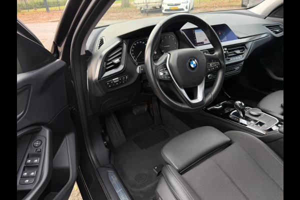 BMW 1-serie 118i 2020 High Executive Edition SPORT LEDER LED NAV CARPLAY