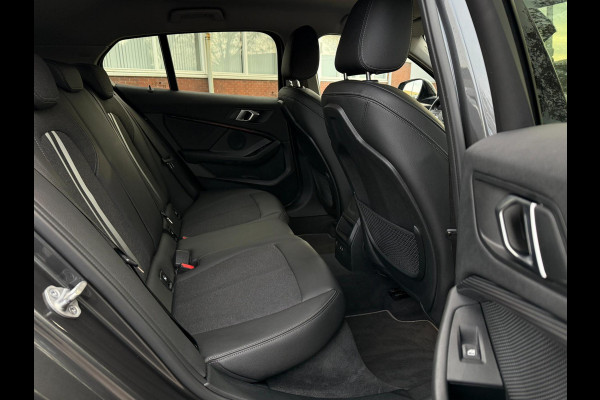 BMW 1-serie 118i 2020 High Executive Edition SPORT LEDER LED NAV CARPLAY