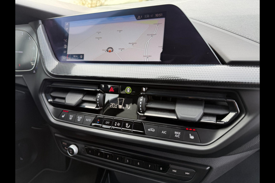 BMW 1-serie 118i 2020 High Executive Edition SPORT LEDER LED NAV CARPLAY