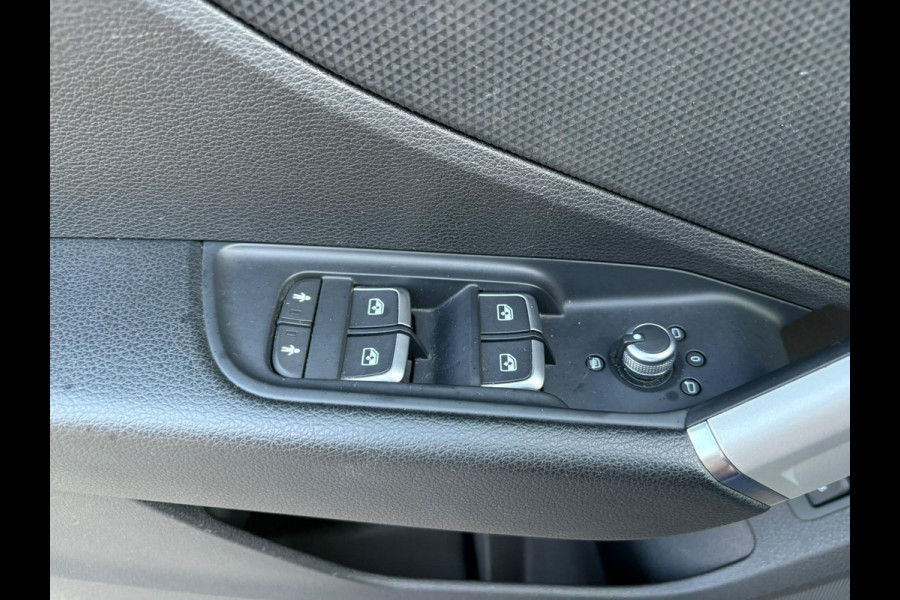Audi Q2 35 TFSI S-LINE 150PK AUTOMAAT 6-12 M GARANTIE