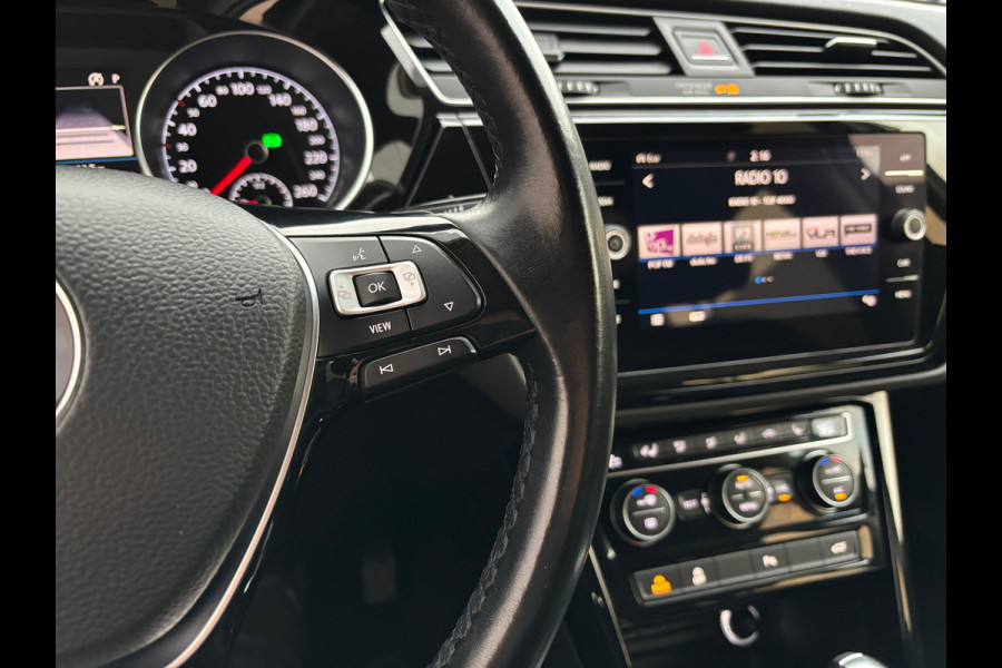 Volkswagen Touran 1.5 TSI Highline 7persoons / Camera