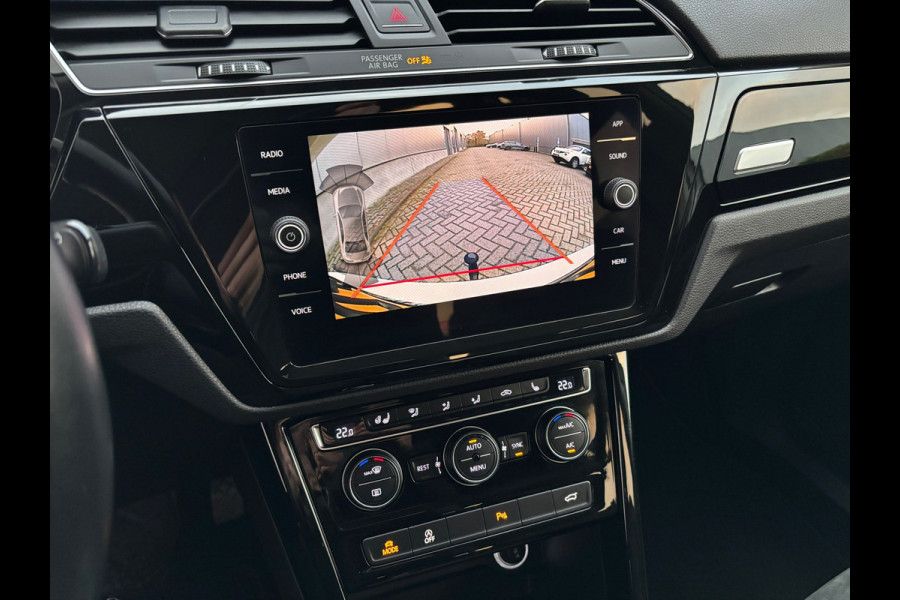 Volkswagen Touran 1.5 TSI Highline 7persoons / Camera