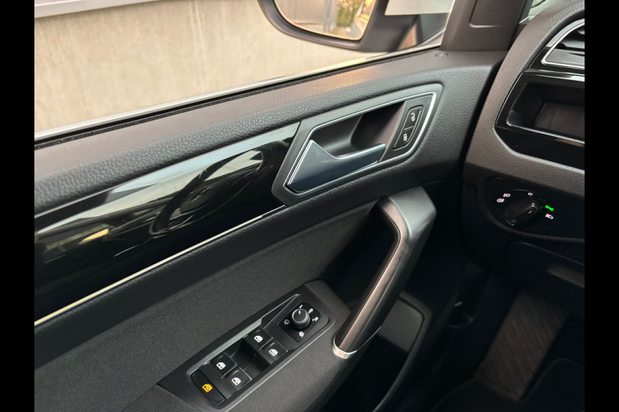 Volkswagen Touran 1.5 TSI Highline 7persoons / Camera