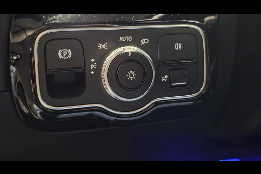 Mercedes-Benz A-Klasse 250 e AMG Line | Pano | Sfeer | Camera