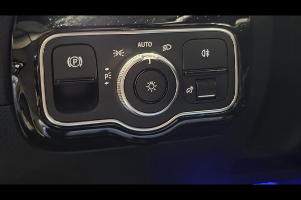 Mercedes-Benz A-Klasse 250 e AMG Line | Pano | Sfeer | Camera