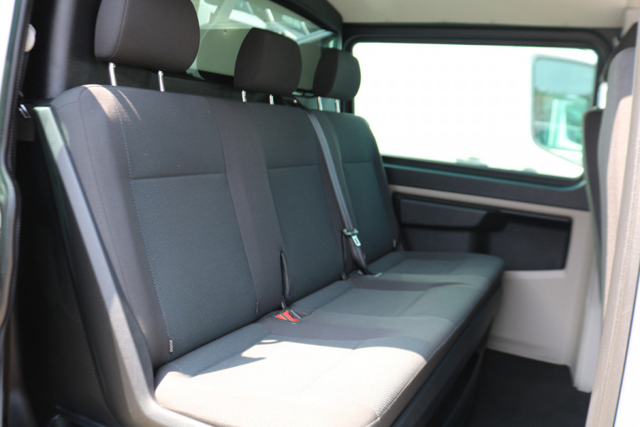 Volkswagen Transporter 2.0 TDI L2 H1 150pk DC 4-Motion Automaat Airco Led Trekhaak Camera