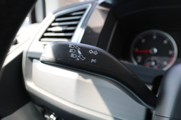 Volkswagen Transporter 2.0 TDI L2 H1 150pk DC 4-Motion Automaat Airco Led Trekhaak Camera