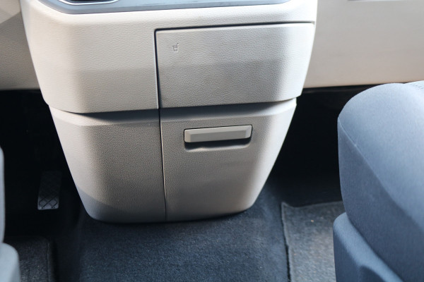 Volkswagen Transporter 2.0 TDI L2 H1 150pk DC 4-Motion Automaat Airco Led Trekhaak Camera