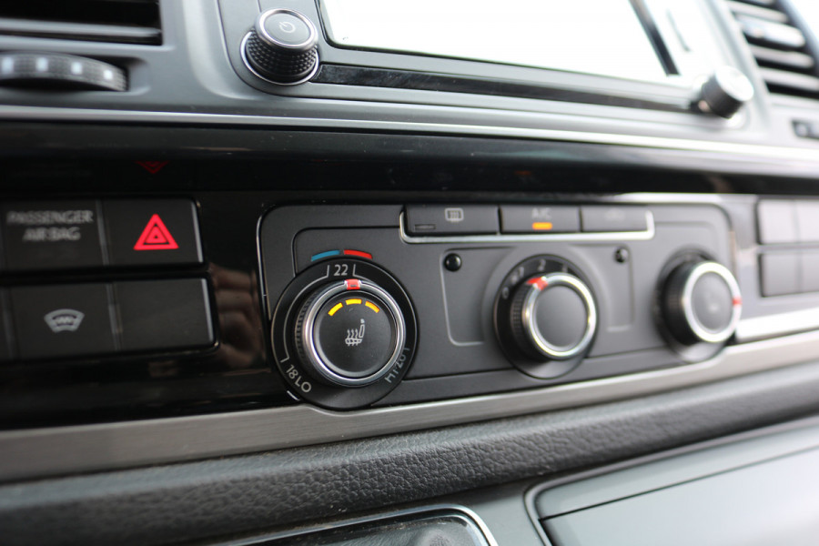 Volkswagen Transporter 2.0 TDI L2 H1 150pk DC 4-Motion Automaat Airco Led Trekhaak Camera