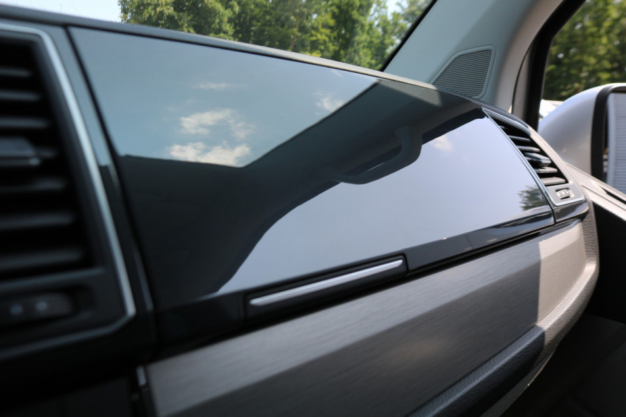 Volkswagen Transporter 2.0 TDI L2 H1 150pk DC 4-Motion Automaat Airco Led Trekhaak Camera