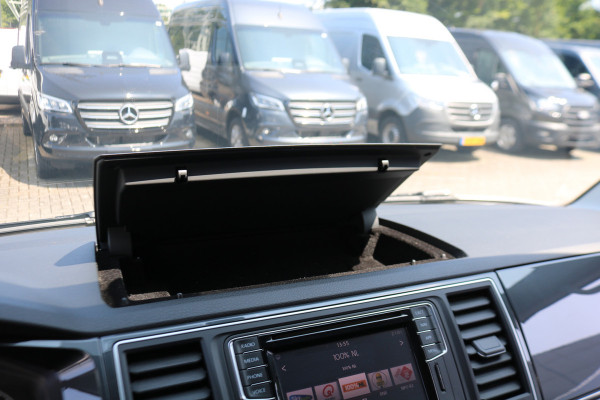 Volkswagen Transporter 2.0 TDI L2 H1 150pk DC 4-Motion Automaat Airco Led Trekhaak Camera