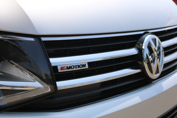 Volkswagen Transporter 2.0 TDI L2 H1 150pk DC 4-Motion Automaat Airco Led Trekhaak Camera