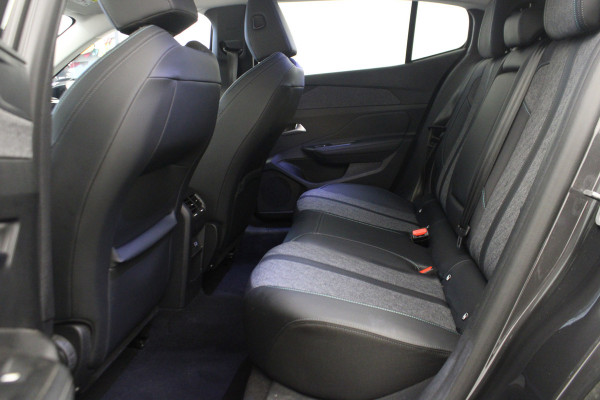 Peugeot 408 1.2 PureTech Allure Pack 130 EAT8