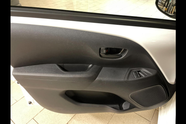 Peugeot 108 1.0 e-VTi Lion Edition AIRCO NAVI VIA APP BLUETOOTH APPLE CARPLAY SPARCO CAMERA PRIVACYGLAS ZEER NETTE AUTO