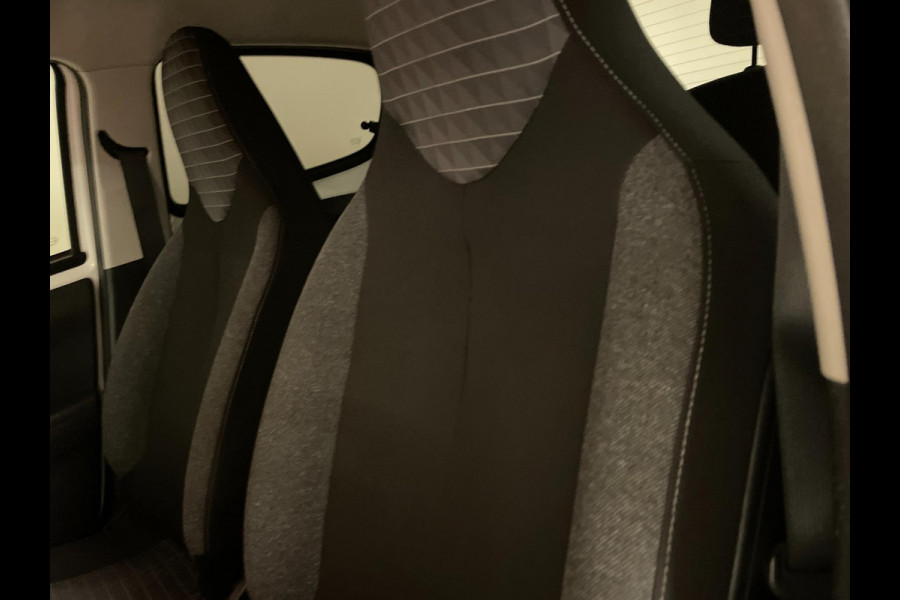 Peugeot 108 1.0 e-VTi Lion Edition AIRCO NAVI VIA APP BLUETOOTH APPLE CARPLAY SPARCO CAMERA PRIVACYGLAS ZEER NETTE AUTO