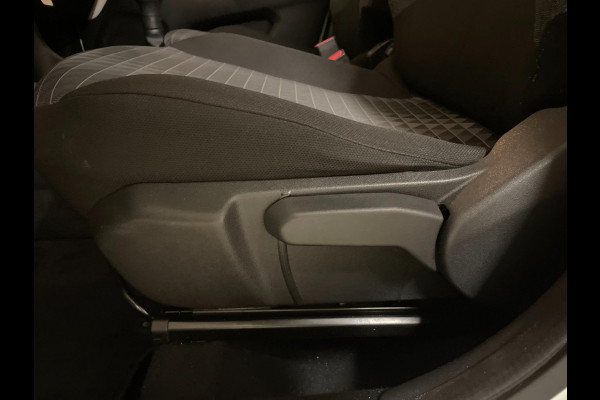 Peugeot 108 1.0 e-VTi Lion Edition AIRCO NAVI VIA APP BLUETOOTH APPLE CARPLAY SPARCO CAMERA PRIVACYGLAS ZEER NETTE AUTO