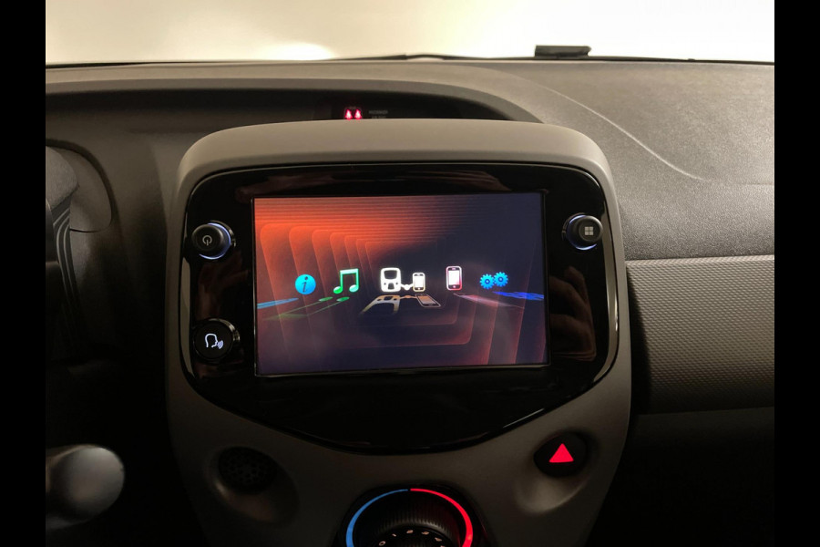 Peugeot 108 1.0 e-VTi Lion Edition AIRCO NAVI VIA APP BLUETOOTH APPLE CARPLAY SPARCO CAMERA PRIVACYGLAS ZEER NETTE AUTO