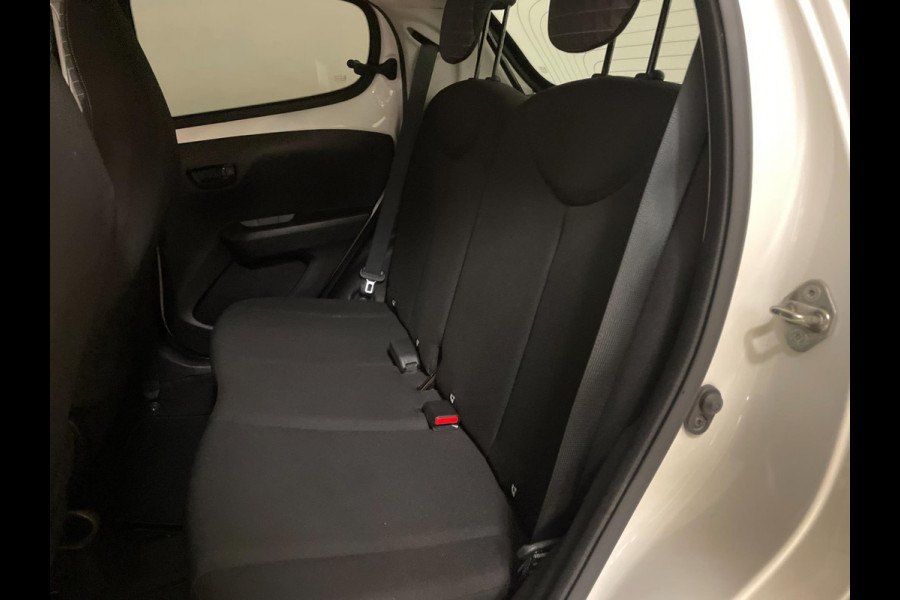 Peugeot 108 1.0 e-VTi Lion Edition AIRCO NAVI VIA APP BLUETOOTH APPLE CARPLAY SPARCO CAMERA PRIVACYGLAS ZEER NETTE AUTO